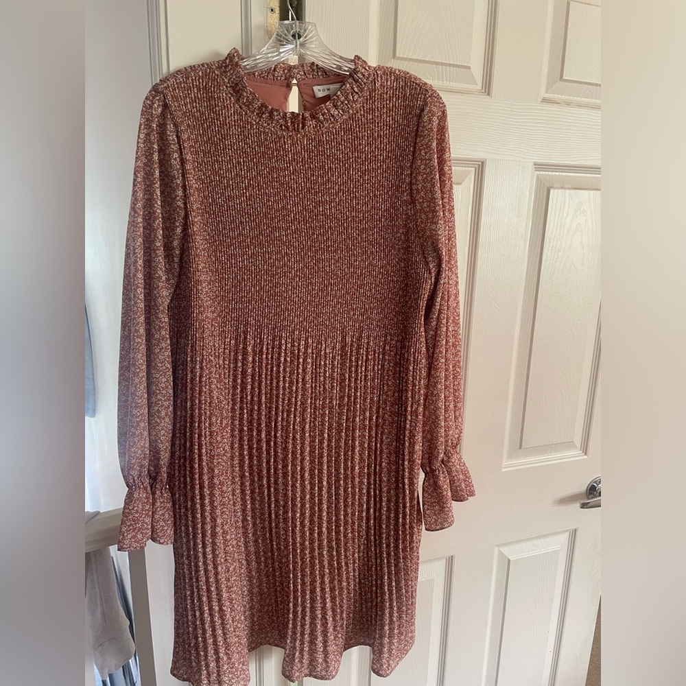 NWOT floral pleated dress